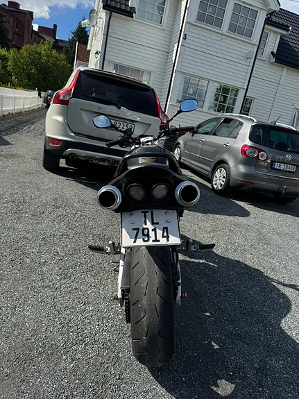 Suzuki GSR 600 5 of 5