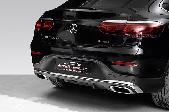 Mercedes-Benz GLC300 e 7 of 28