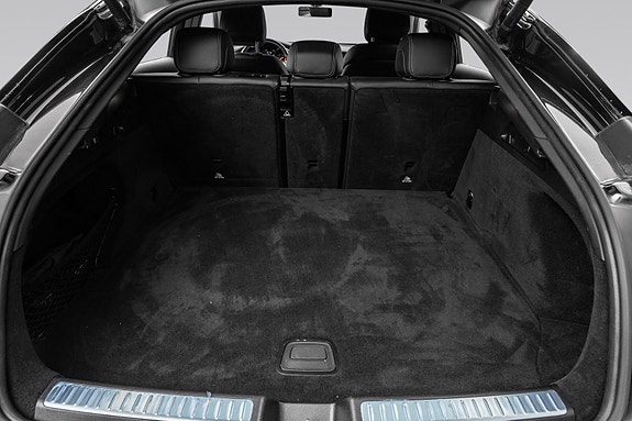 Mercedes-Benz GLC300 e 11 of 28