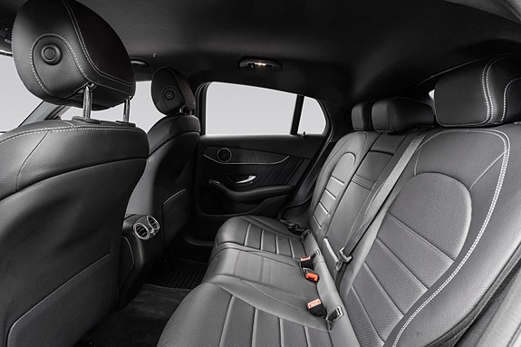 Mercedes-Benz GLC300 e 26 of 28