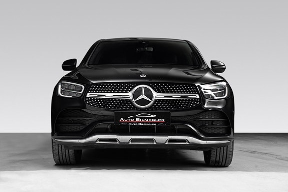 Mercedes-Benz GLC300 e 4 of 5