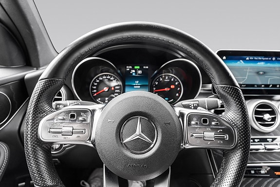 Mercedes-Benz GLC300 e 18 of 28
