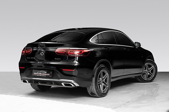 Mercedes-Benz GLC300 e 2 of 5