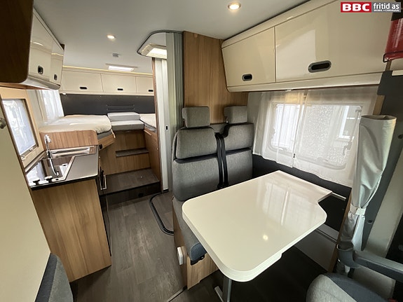 Adria Sun Living / Hydrauliske støttebein / Aircondition / Automat / Enkeltsenger / Meget pen bil / Innbytte 2 of 5