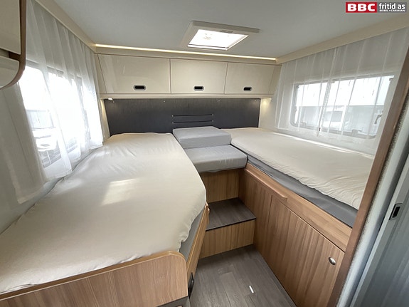 Adria Sun Living / Hydrauliske støttebein / Aircondition / Automat / Enkeltsenger / Meget pen bil / Innbytte 3 of 5