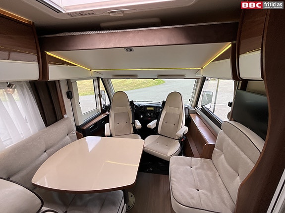 Eura Mobil 720 / Enkeltsenger / ALDE / Automat / Pen løsning / Senkeseng / Innbytte 2 of 5
