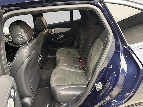 Mercedes-Benz EQC400 14 of 30