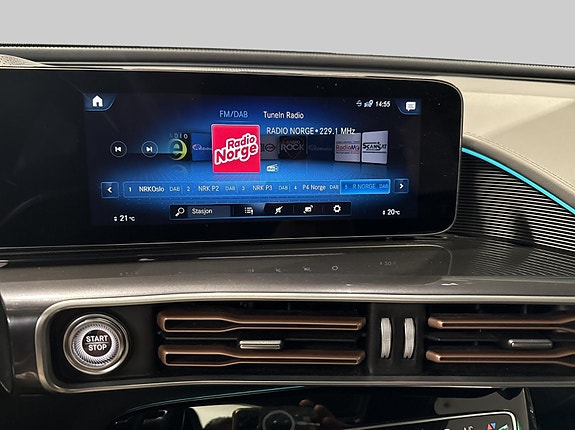 Mercedes-Benz EQC400 13 of 30