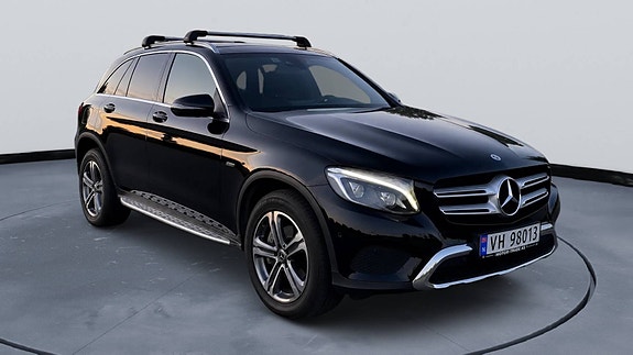 Mercedes-Benz GLC350 e 2 of 5