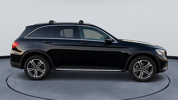 Mercedes-Benz GLC350 e 3 of 5