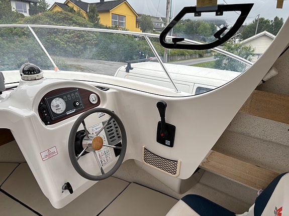 2004 Arvor 215, Nanni 85hk med sluregear. 2 of 5