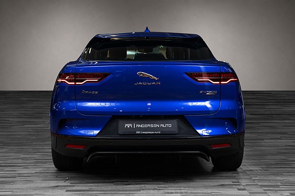 Jaguar I-PACE 4 of 5