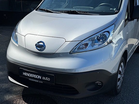 Nissan e-NV200 2 of 5