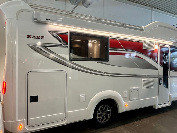 KABE ROYAL TM  X 810 LQB. MERCEDES 170HK 9G-AUTOMATGIR. QUEEN BED OG SENKESENG. 5 of 5