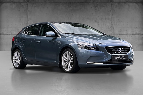 Volvo V40 4 of 5