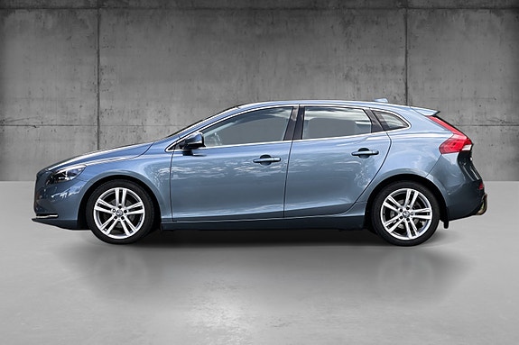 Volvo V40 5 of 5