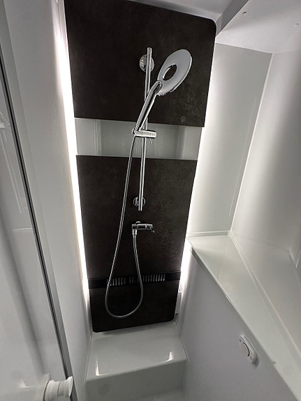 Bilde 27 av Adria CORAL SUPREME 670DC. 180HK. ADAPTIV-FARTSHOLDER.ALDE.