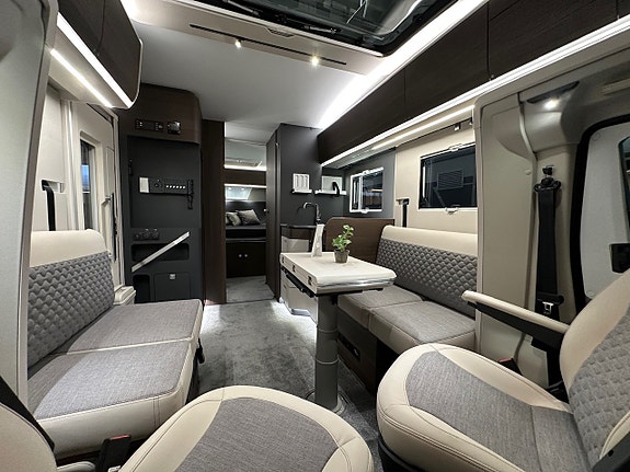 Bilde 12 av Adria CORAL SUPREME 670DC. 180HK. ADAPTIV-FARTSHOLDER.ALDE.