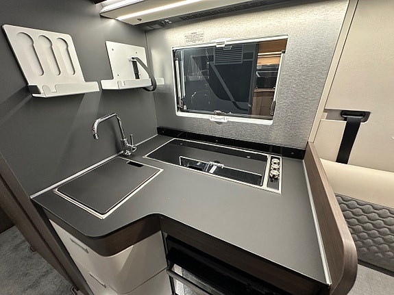 Bilde 24 av Adria CORAL SUPREME 670DC. 180HK. ADAPTIV-FARTSHOLDER.ALDE.
