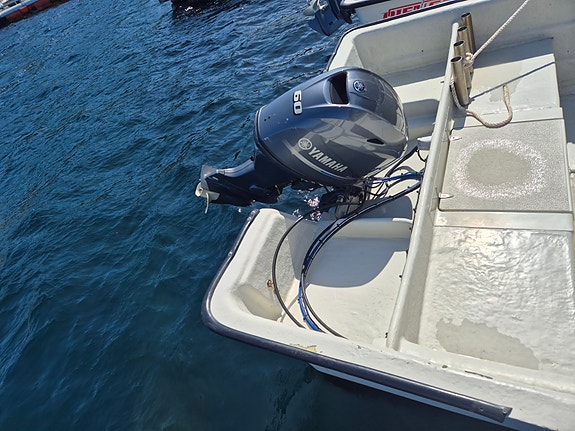 Øien 620 med 60 HK Yamaha 3 of 5