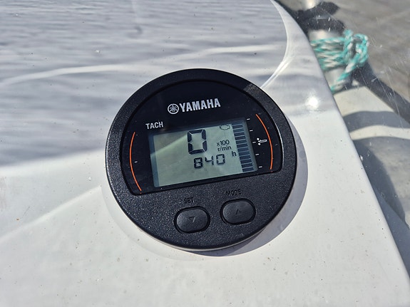 Øien 620 med 60 HK Yamaha 5 of 5