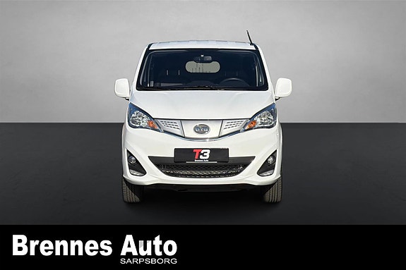 BYD T3 2 of 5