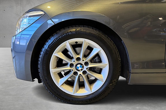 BMW 11 of 28