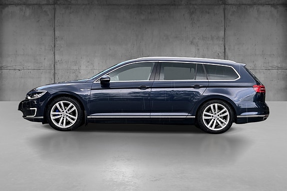Volkswagen Passat 4 of 5