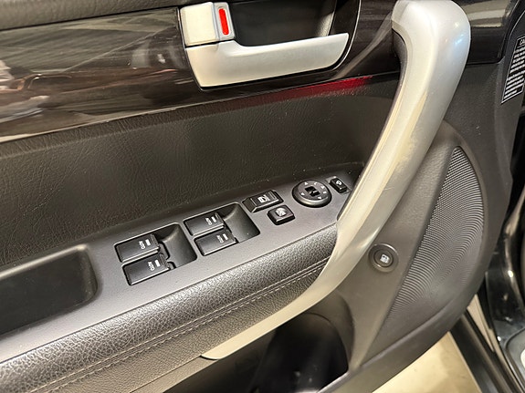 Kia Sorento 12 of 24
