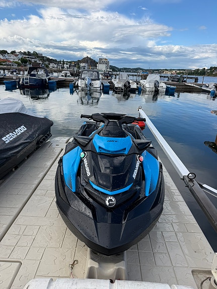 Seadoo RXT 230 2 of 5