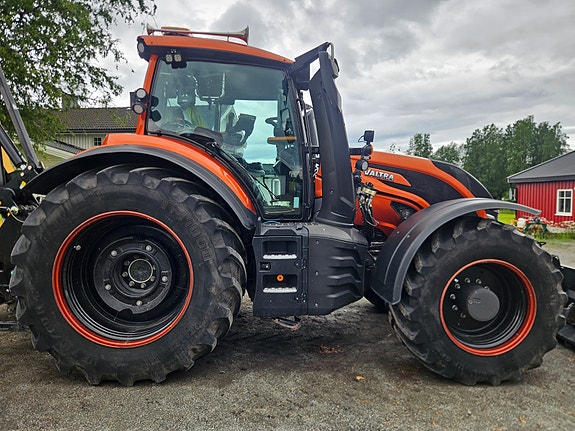 Valtra T255V med laster, fronthydraulikk og gps! 2022, kr 1 599 000,-