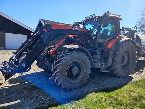 Valtra T255V med laster, fronthydraulikk og gps! 2022, kr 1 599 000,-
