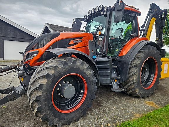 Valtra T255V med laster, fronthydraulikk og gps! 4 of 5