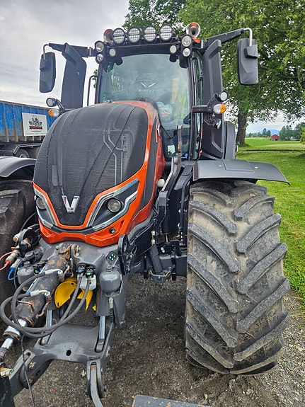 Valtra T255V med laster, fronthydraulikk og gps! 3 of 5
