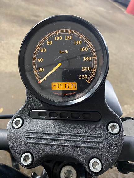 Harley-Davidson XL 883N Iron 16 of 20