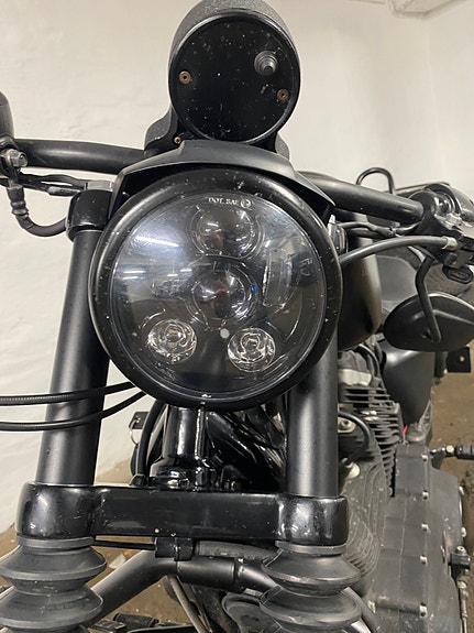 Harley-Davidson XL 883N Iron 19 of 20
