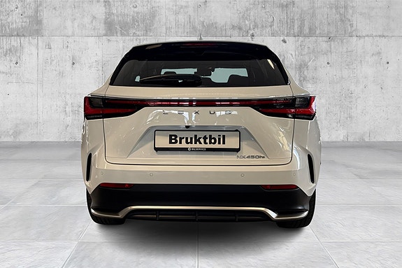 Lexus NX450h 4 of 5