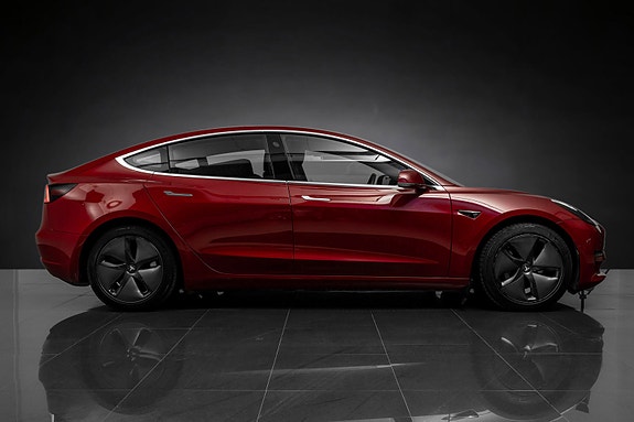 Tesla Model 3 5 of 5