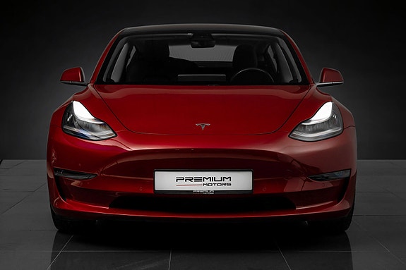 Tesla Model 3 3 of 5