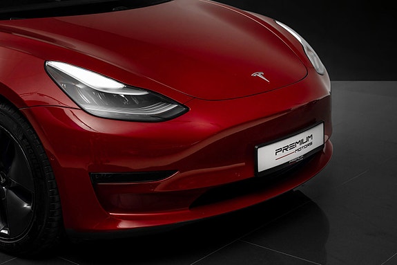 Tesla Model 3 2 of 5