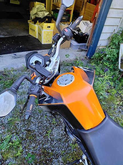 KTM 125 Duke 2 of 5