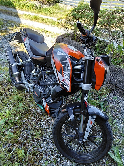 KTM 125 Duke 3 of 5
