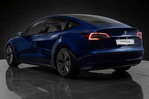 Tesla Model 3 5 of 5