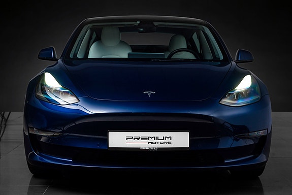 Tesla Model 3 3 of 5