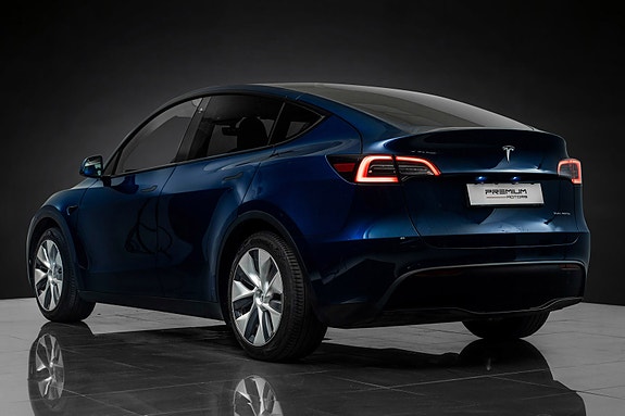 Tesla Model Y 5 of 5