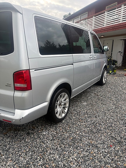 Volkswagen Caravelle 6 of 9