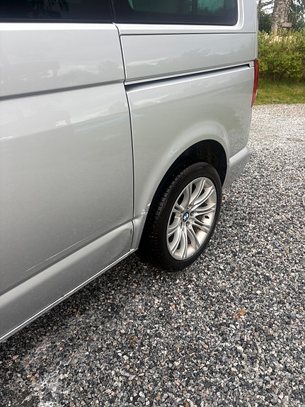 Volkswagen Caravelle 5 of 9