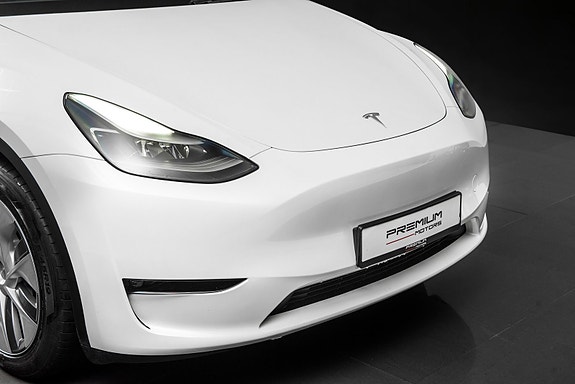Tesla Model Y 2 of 5