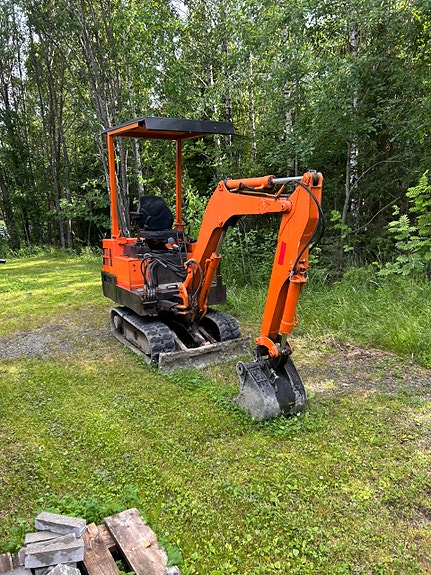 Takeuchi 15 3 of 5