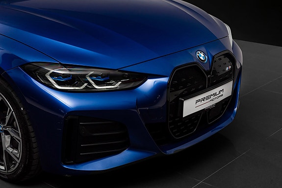 BMW i4 3 of 5
